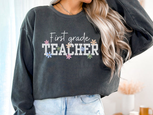 Personalized Teacher Grade Level Sweatshirt, Floral Teacher Crewneck, Back to School Sweatshirt, Comfort Colors